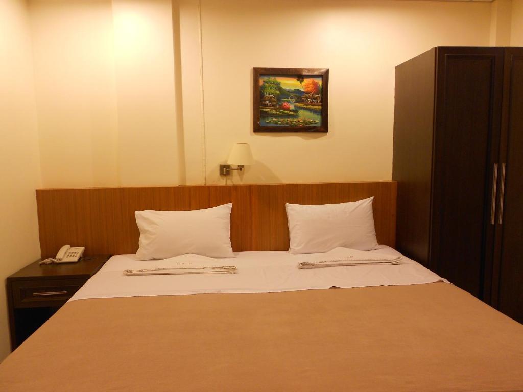 Lodge 61 Hotel Бангкок Экстерьер фото