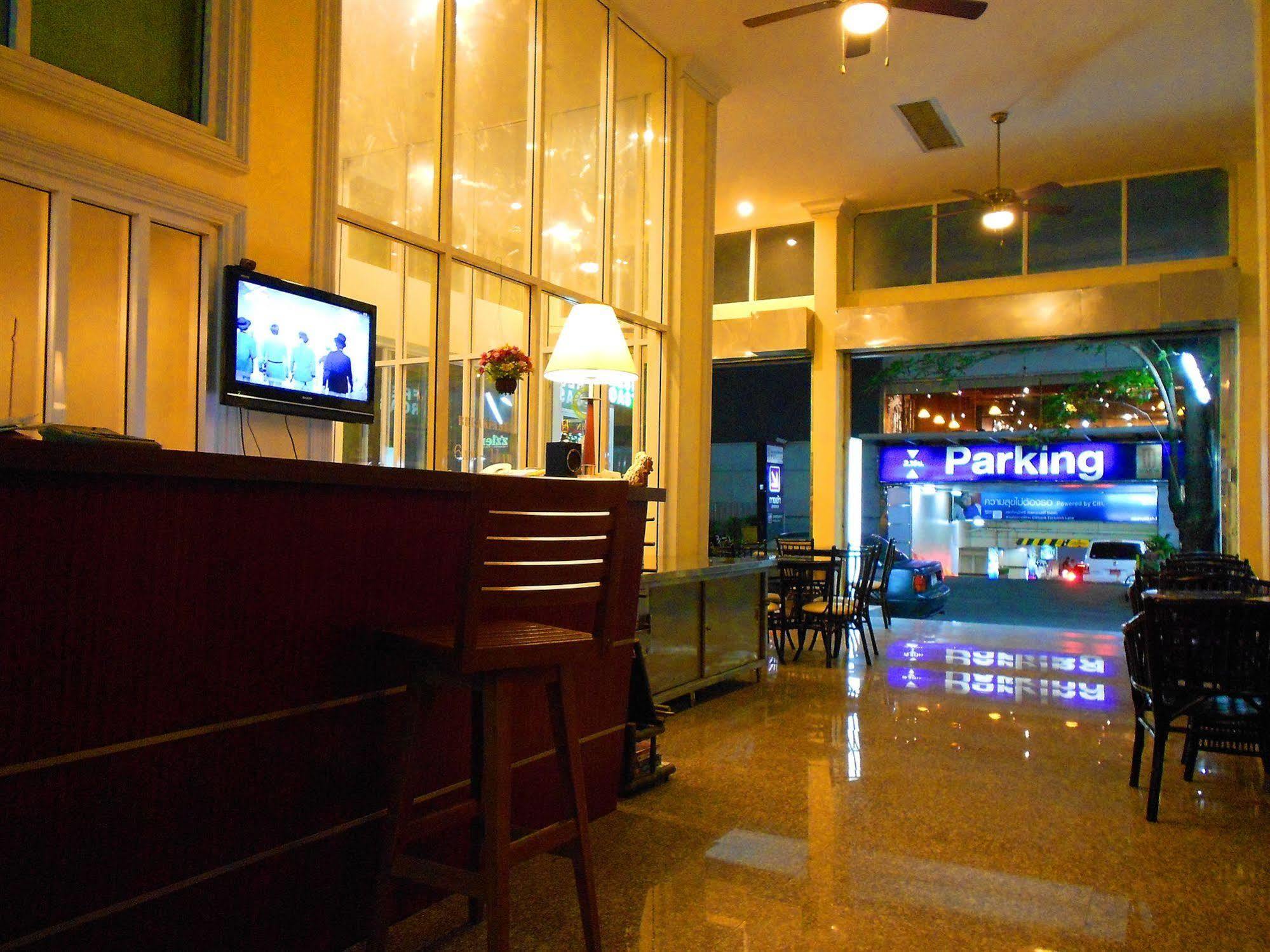 Lodge 61 Hotel Бангкок Экстерьер фото