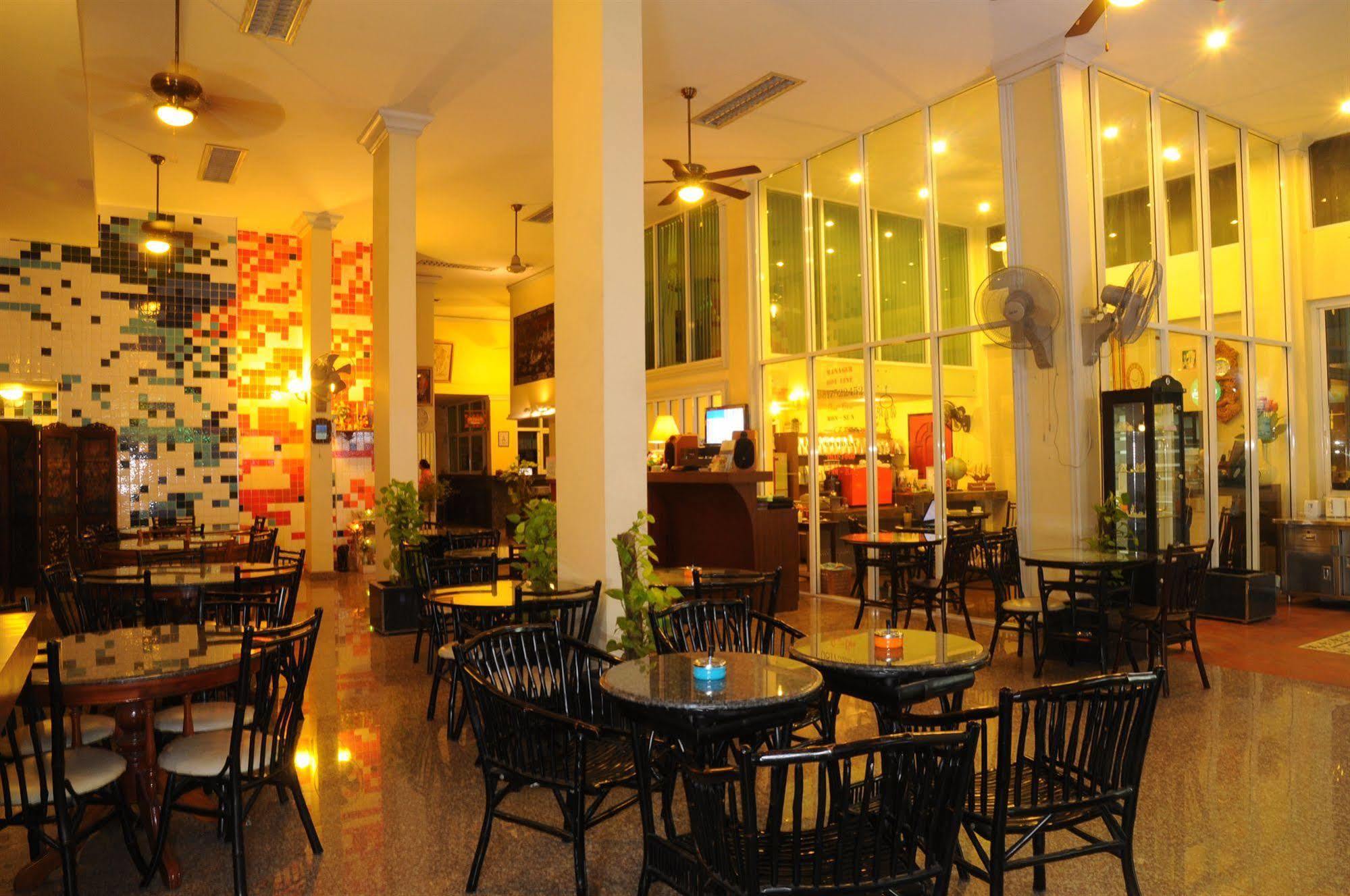 Lodge 61 Hotel Бангкок Экстерьер фото